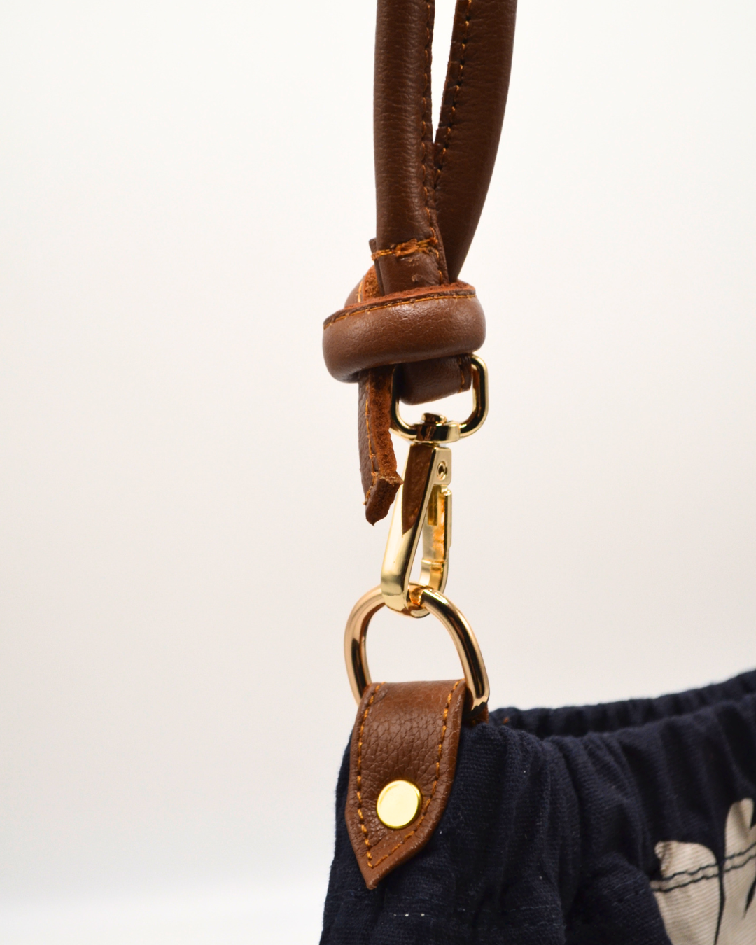 The Echoes ⎯ Navy Palma Bag