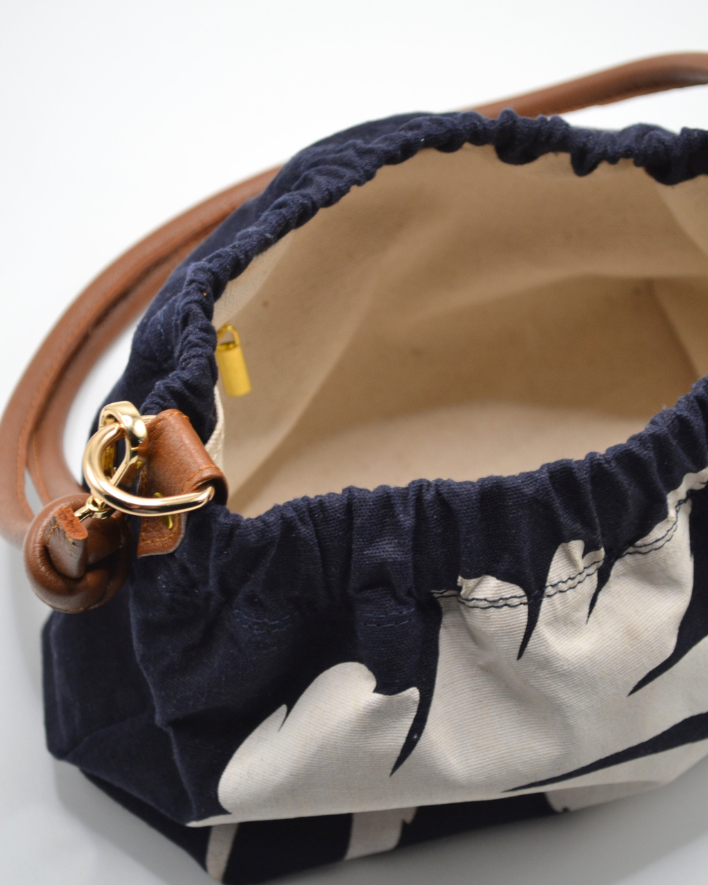 The Echoes ⎯ Navy Palma Bag