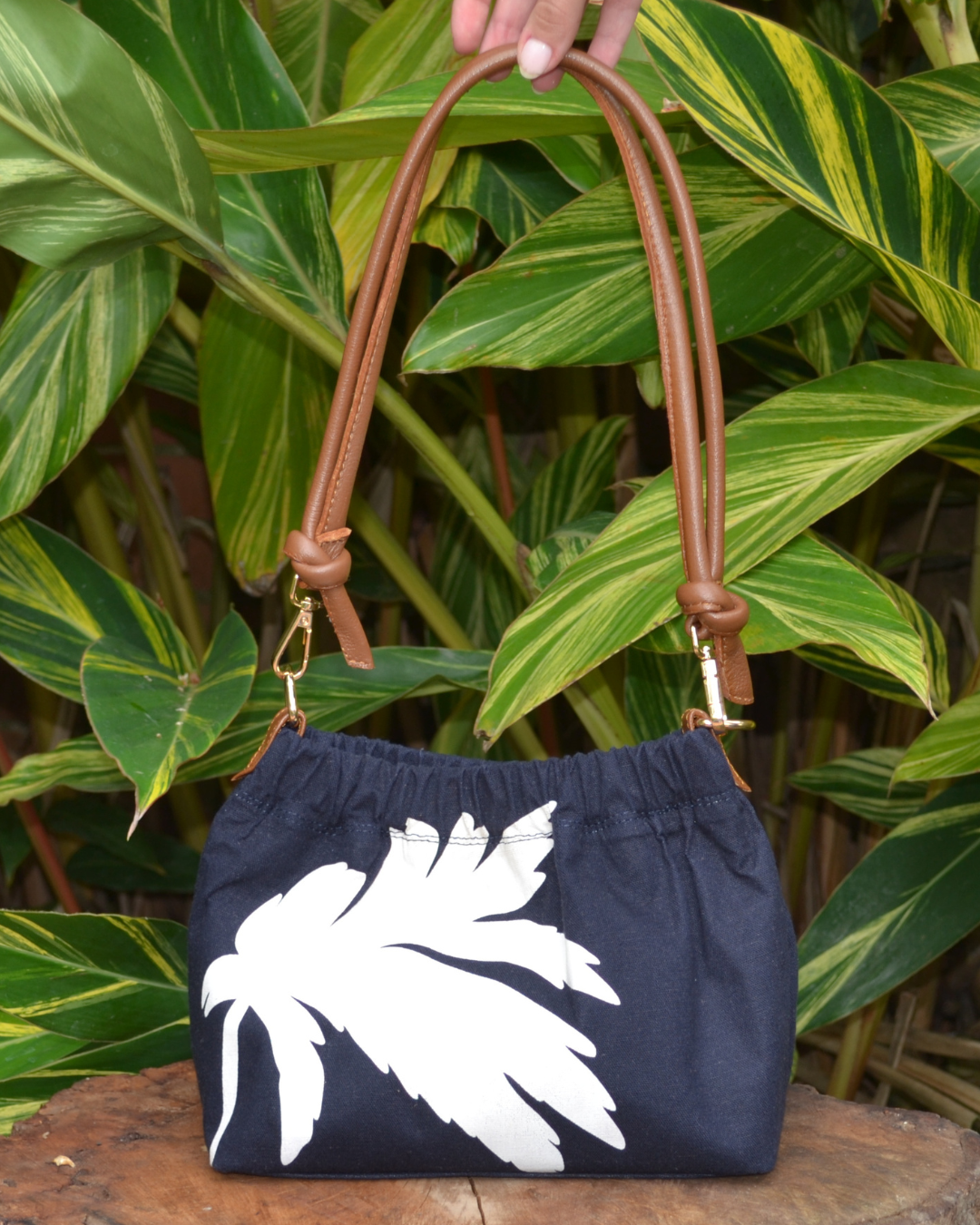 The Echoes ⎯ Navy Palma Bag